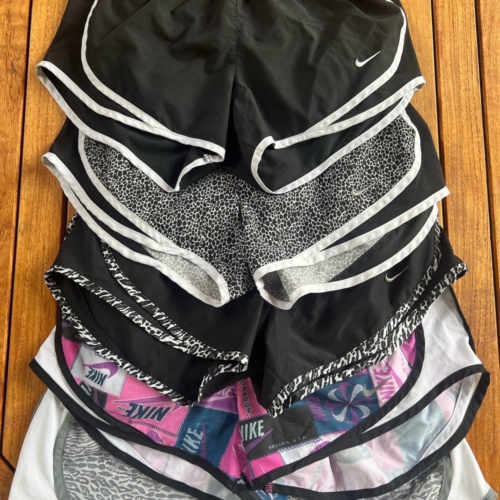 ❌ SOLD ❌ nike • bundle of five dri-fit shorts size S